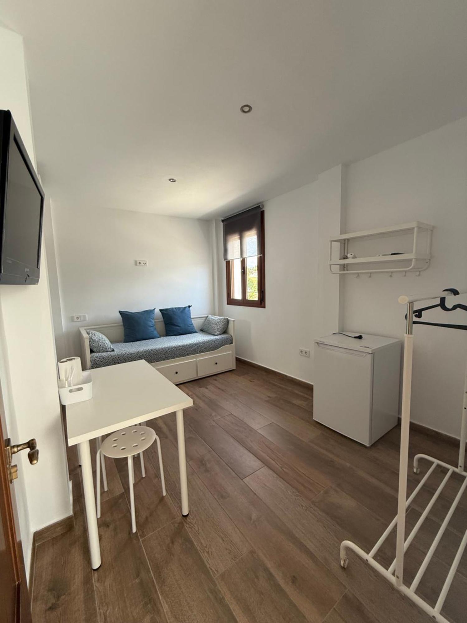 Con Bano - M A N U E L A Homestay Bolonia
