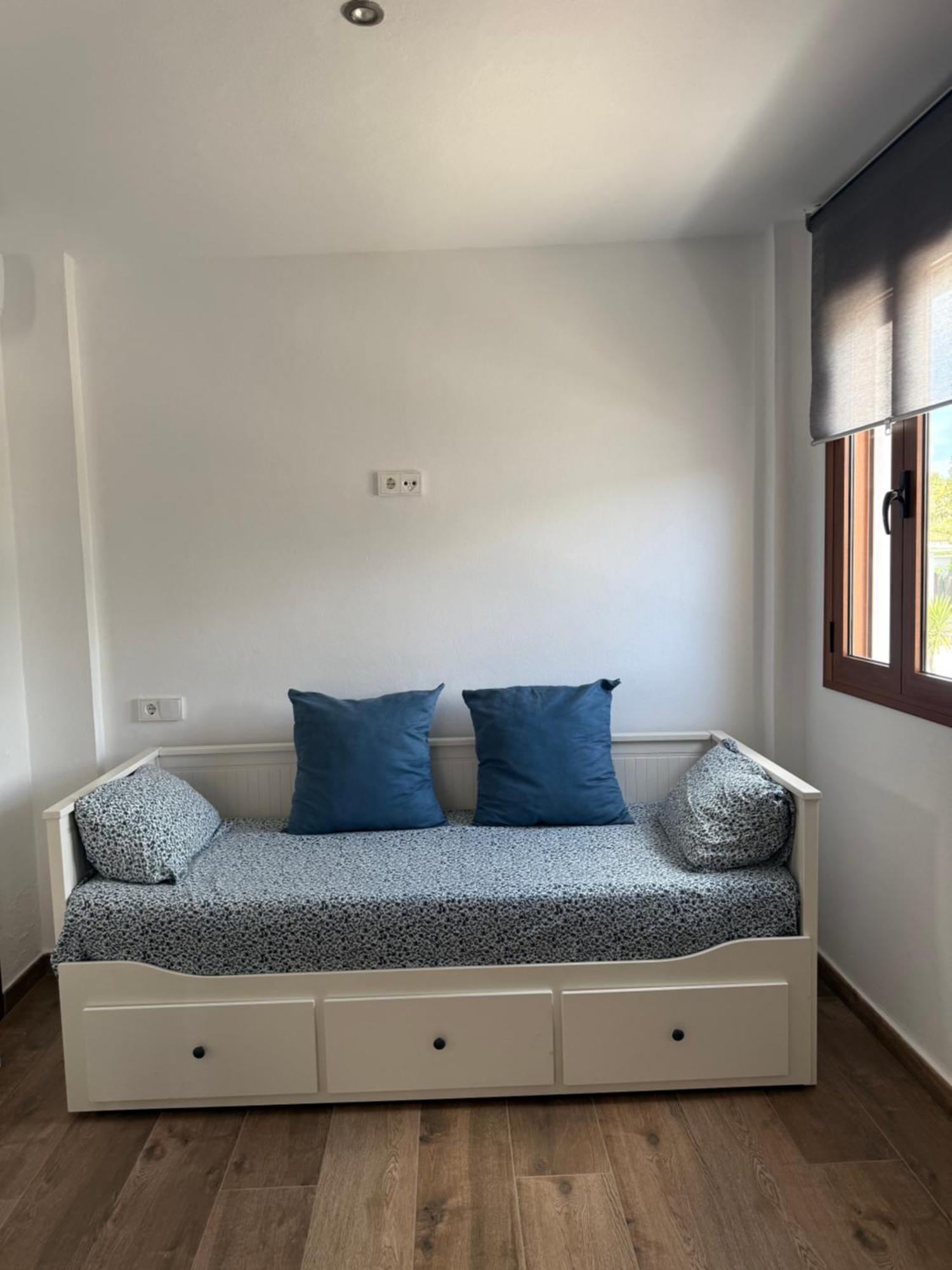Con Bano - M A N U E L A Bolonia